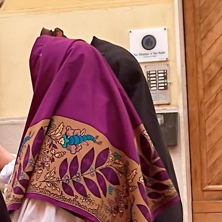 Alojamento de Acomodação e Pequeno-almoço Sa Mama 'e Su Sole